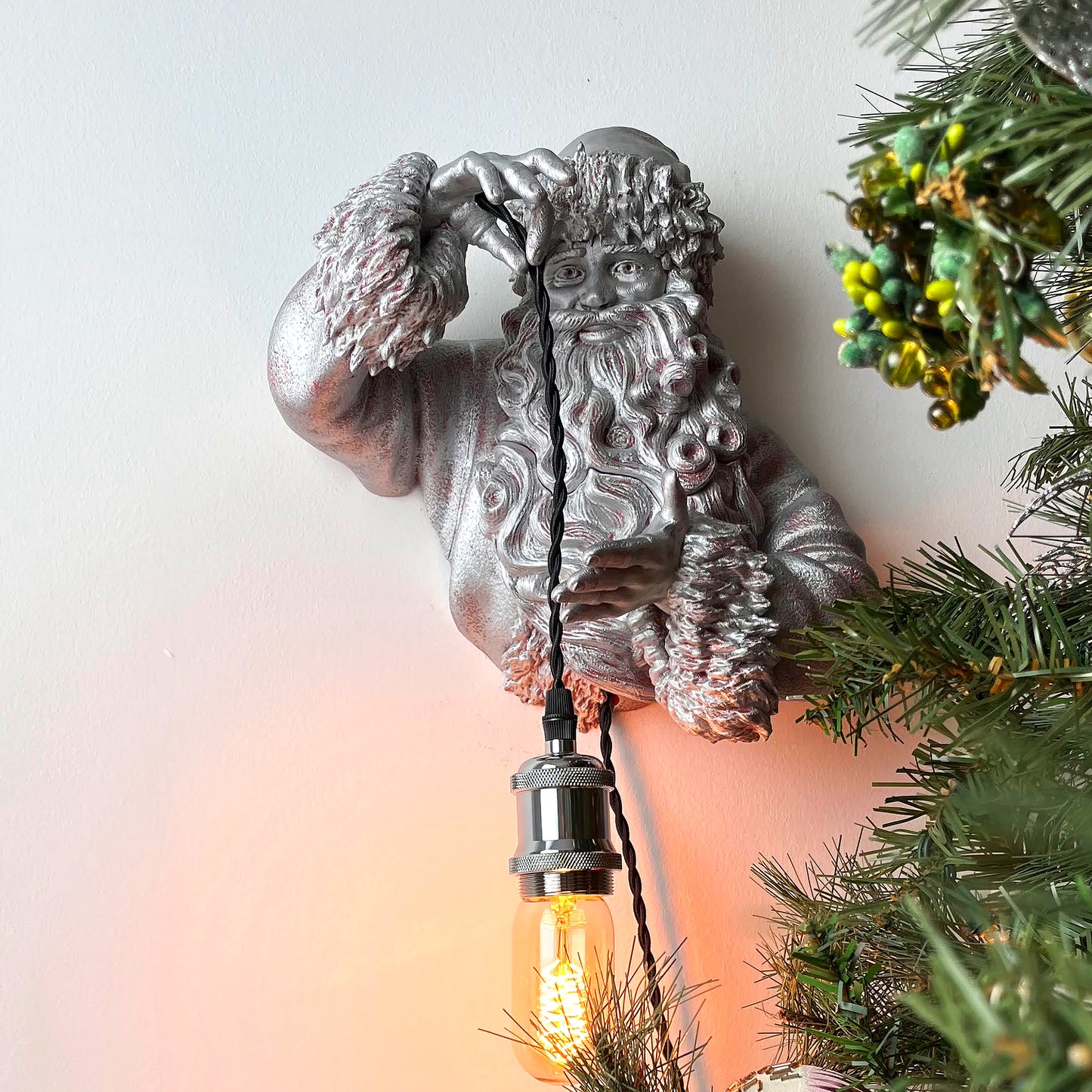 Santa Claus Wall Light – Festive and Jolly Santa Head & Bust Sconce for Holiday Decor, Christmas Spirit, or Cheerful Wall Accent