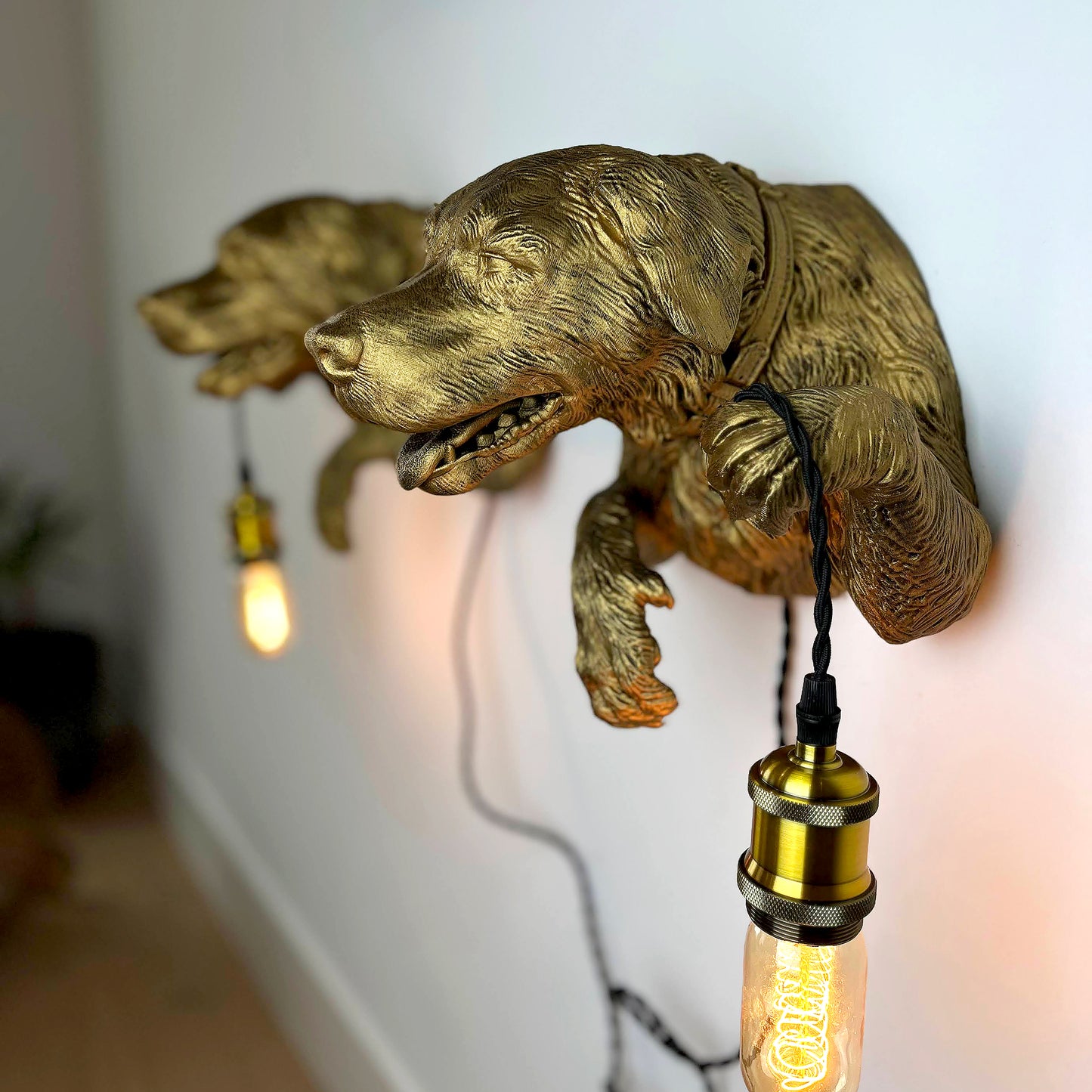 Heartwarming Labrador Wall Light - Unique Dog Head Sconce for Cozy Pet Lover Homes