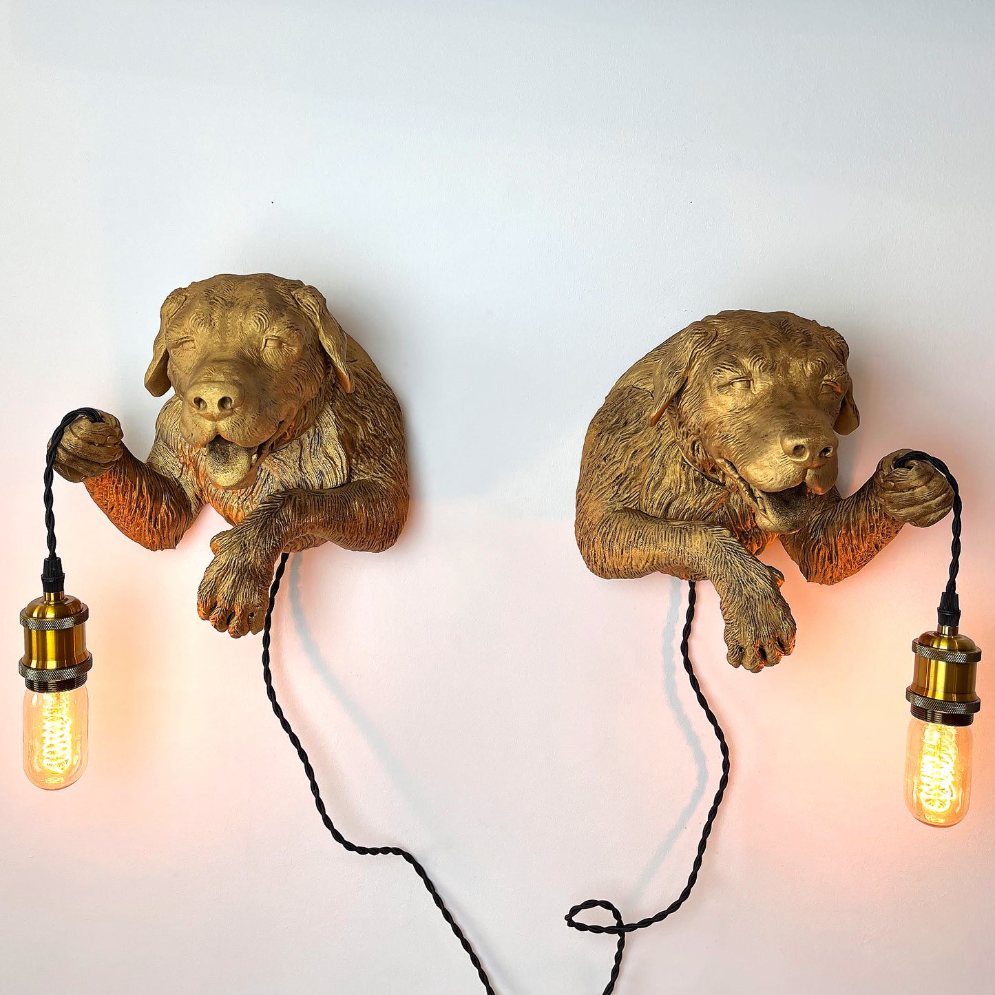 Heartwarming Labrador Wall Light - Unique Dog Head Sconce for Cozy Pet Lover Homes