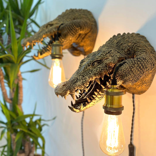 Handcrafted Alligator Wall Light – Unique Animal Head Lamp, Rustic Jungle Decor, Kids Room Night Light, Swamp-Themed Home Accent