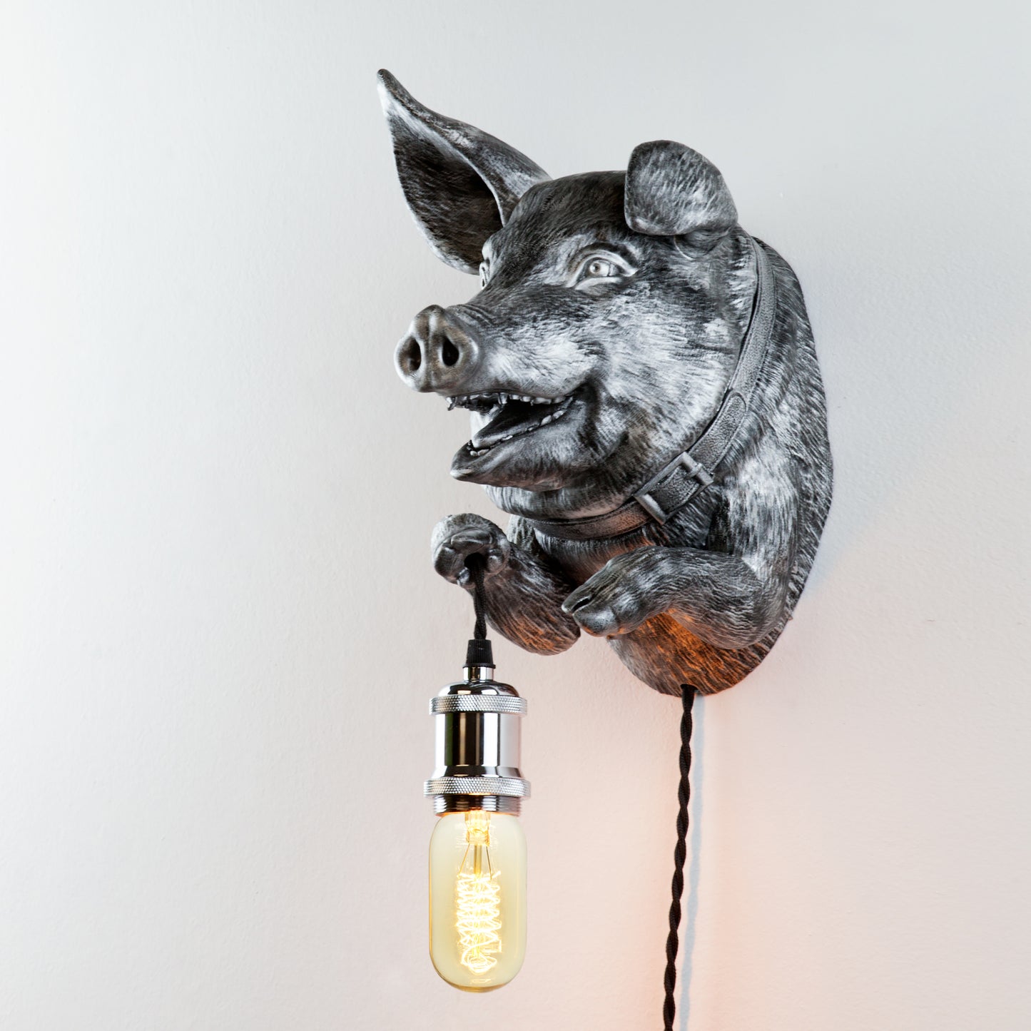 Farmhouse Pig Wall Light - Whimsical Pig Head Sconce for Kids Room, Restaurant, Unique Playful Decor