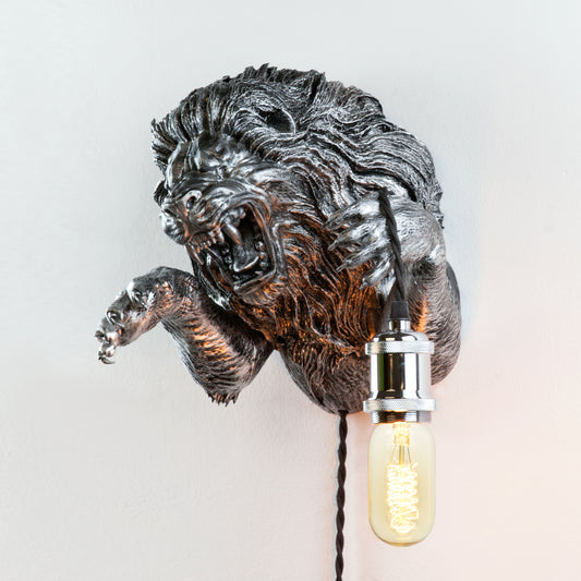 Wild Lion Wall Light: Regal Head Bust Sconce for Safari & Jungle Style