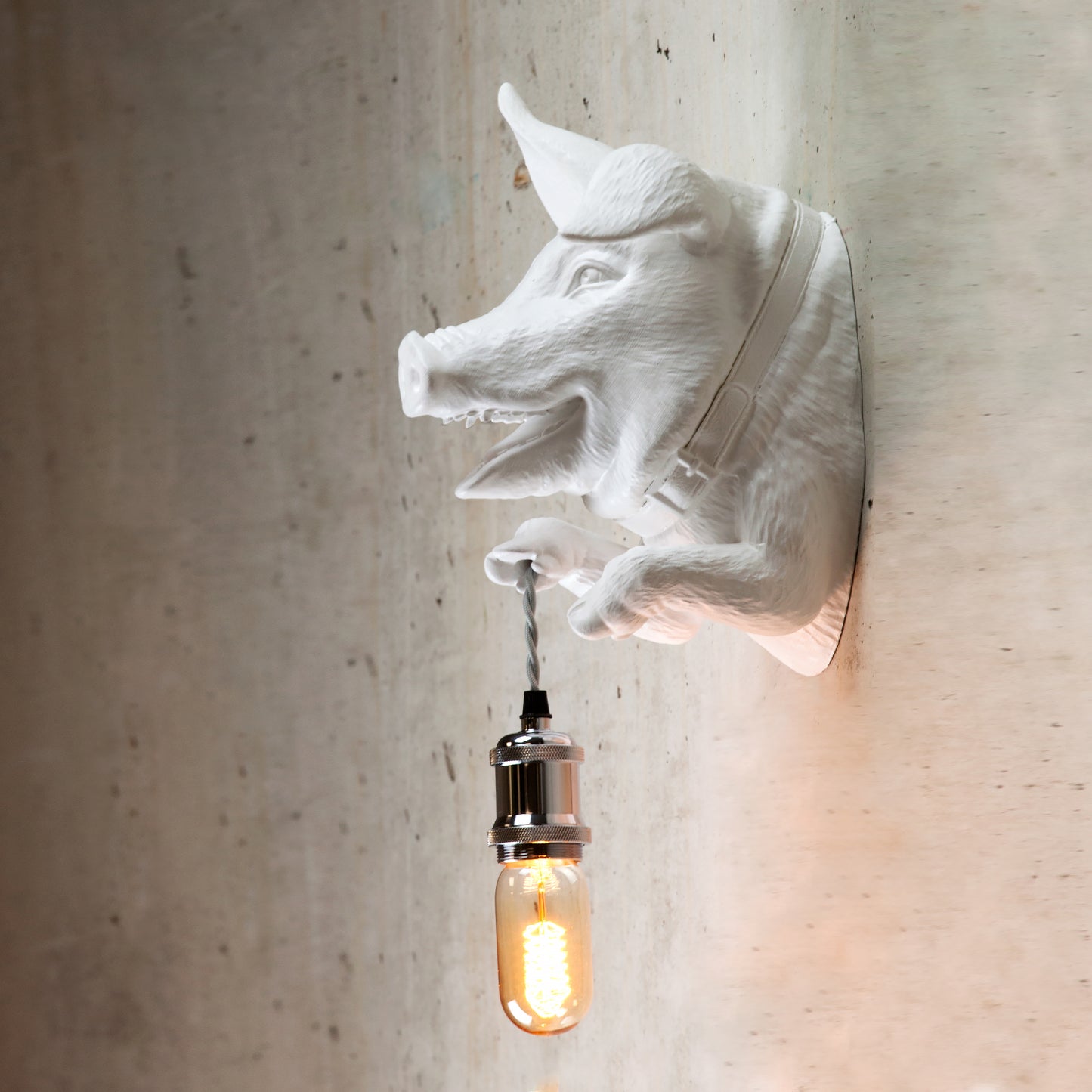 Unique White Pig Wall Light - Whimsical Pig Head Bust Sconce for Farmhouse, Kids, Restaurant Decor